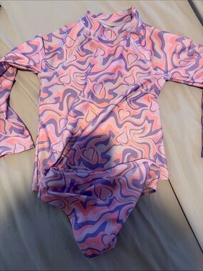 Kids Long-Sleeve Rash Guard Swimsuit - Pink & Purple Hearts Size 6